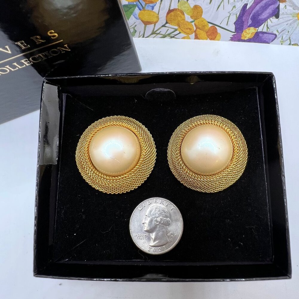Joan Rivers Gold Mesh and Pearl Over Sized CLIP Earrings - Picture 3 of 5